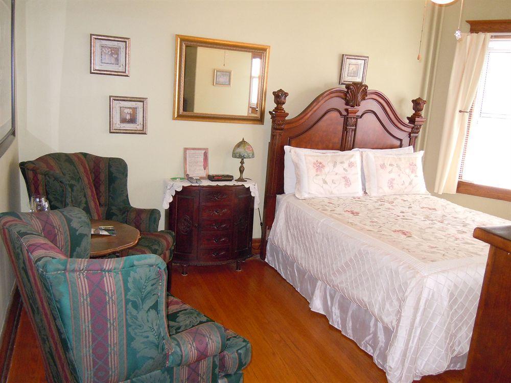 Glen Mhor Bed And Breakfast ไนแอการาฟอลส์ ภายนอก รูปภาพ