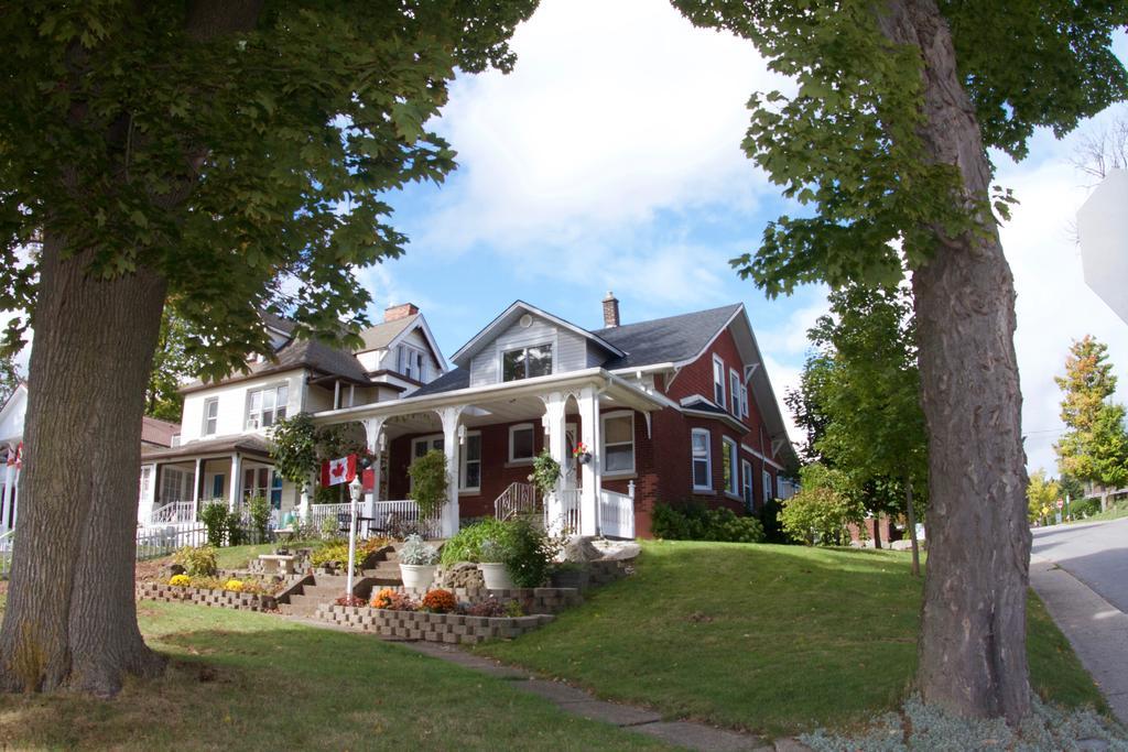 Glen Mhor Bed And Breakfast ไนแอการาฟอลส์ ภายนอก รูปภาพ