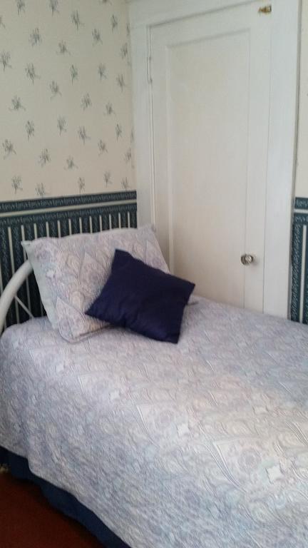 Glen Mhor Bed And Breakfast ไนแอการาฟอลส์ ภายนอก รูปภาพ