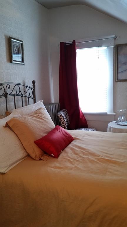 Glen Mhor Bed And Breakfast ไนแอการาฟอลส์ ภายนอก รูปภาพ